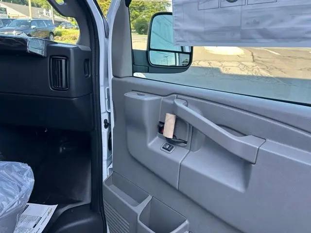 2025 Chevrolet Express Cargo Van RWD 3500 Extended Wheelbase WT
