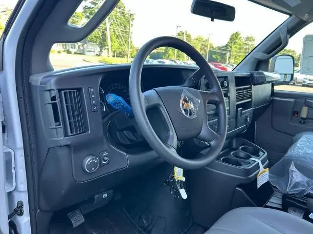 2025 Chevrolet Express Cargo Van RWD 3500 Extended Wheelbase WT