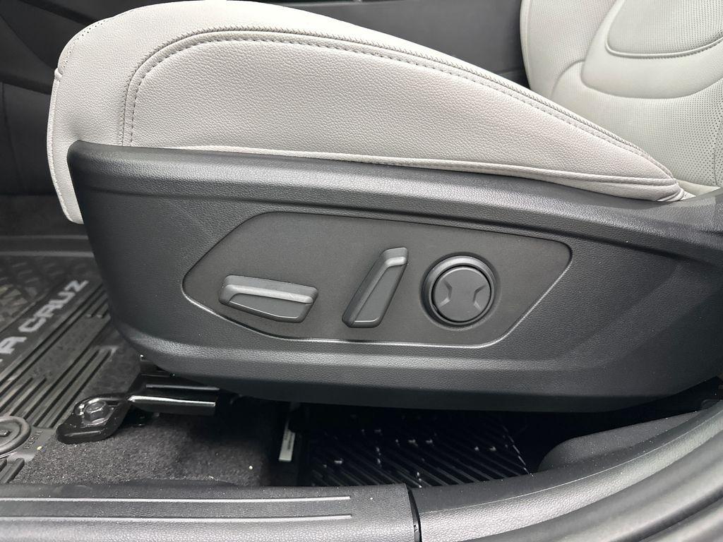 2026 Hyundai Santa Cruz Limited - Photo 10