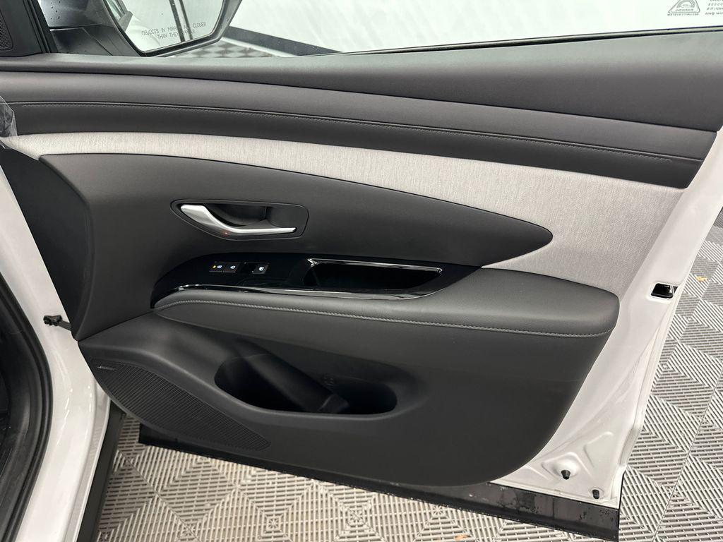2026 Hyundai Santa Cruz Limited - Photo 16
