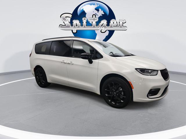 2026 Chrysler Pacifica Limited AWD