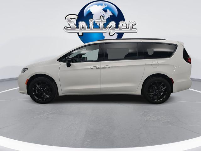 2026 Chrysler Pacifica Limited AWD