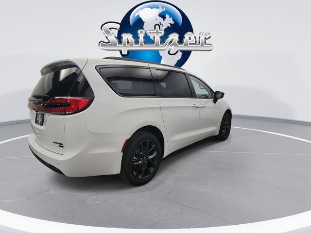 2026 Chrysler Pacifica Limited AWD