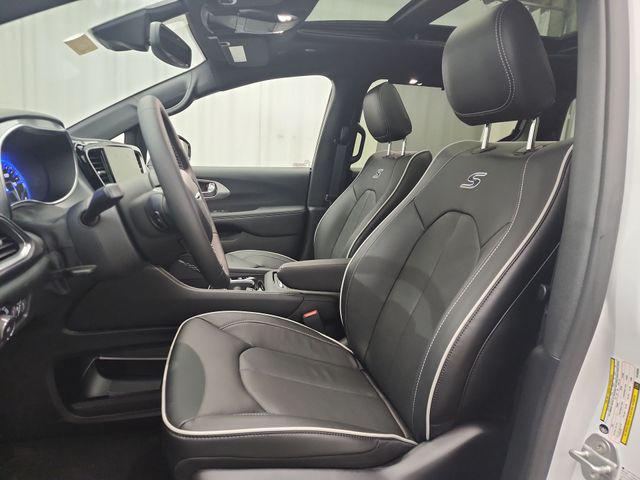 2026 Chrysler Pacifica Limited AWD