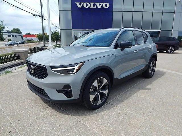 2026 Volvo XC40 B5 Plus