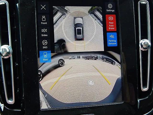 2026 Volvo XC40 B5 Plus