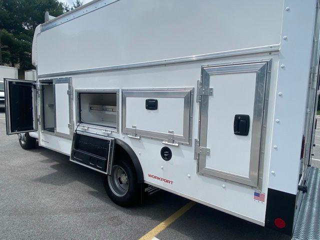 2025 Chevrolet Express Cutaway 4500 Van