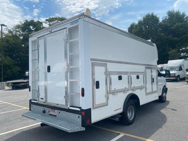 2025 Chevrolet Express Cutaway 4500 Van