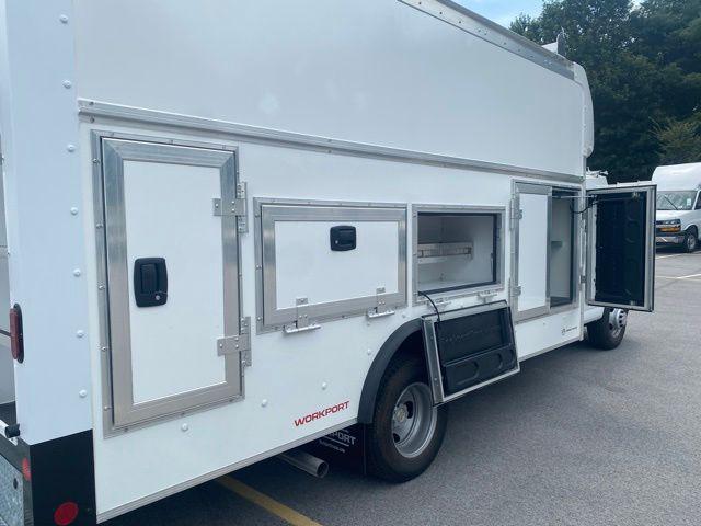 2025 Chevrolet Express Cutaway 4500 Van