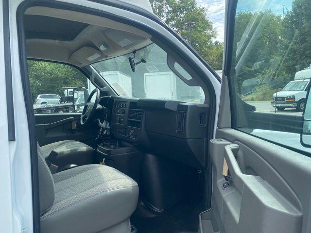 2025 Chevrolet Express Cutaway 4500 Van
