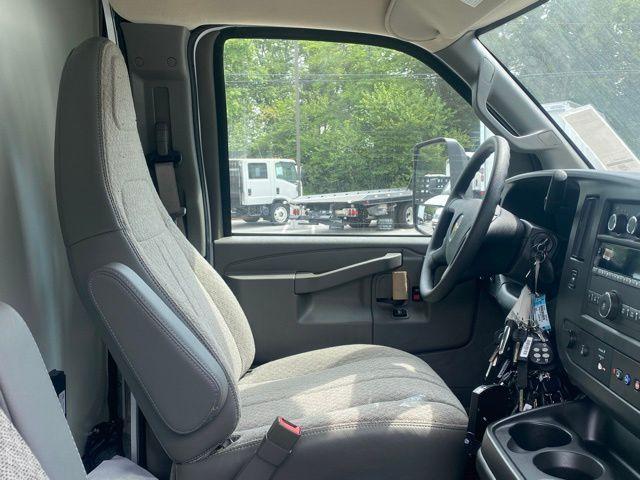2025 Chevrolet Express Cutaway 4500 Van