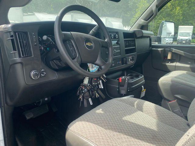2025 Chevrolet Express Cutaway 4500 Van