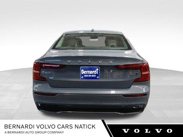2023 Volvo S60 B5 Plus Dark Theme