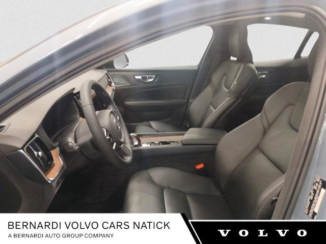 2023 Volvo S60 B5 Plus Dark Theme