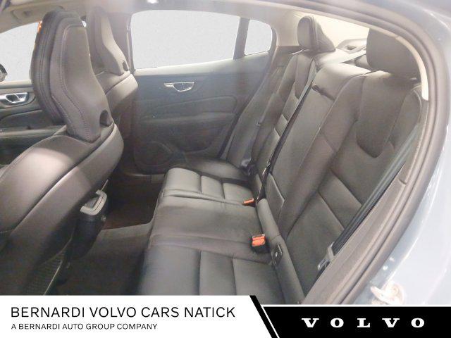 2023 Volvo S60 B5 Plus Dark Theme