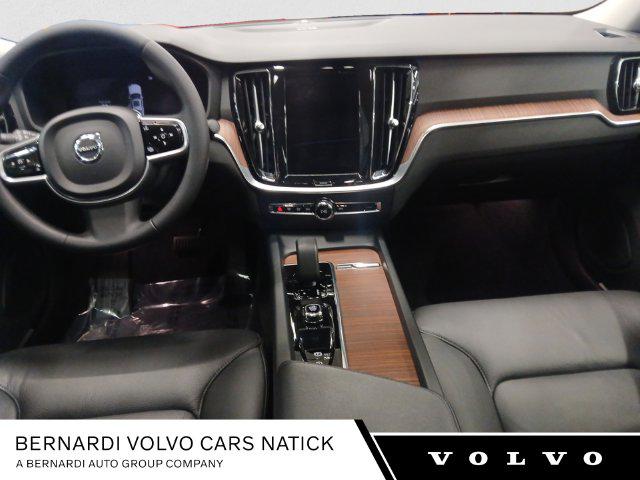 2023 Volvo S60 B5 Plus Dark Theme