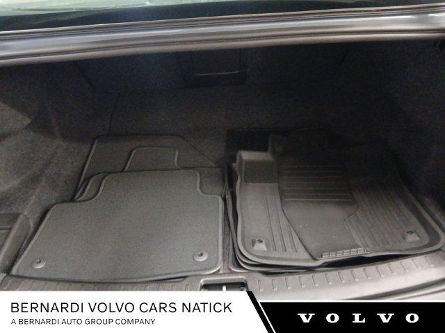 2023 Volvo S60 B5 Plus Dark Theme