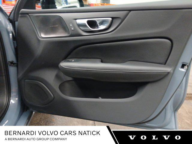 2023 Volvo S60 B5 Plus Dark Theme