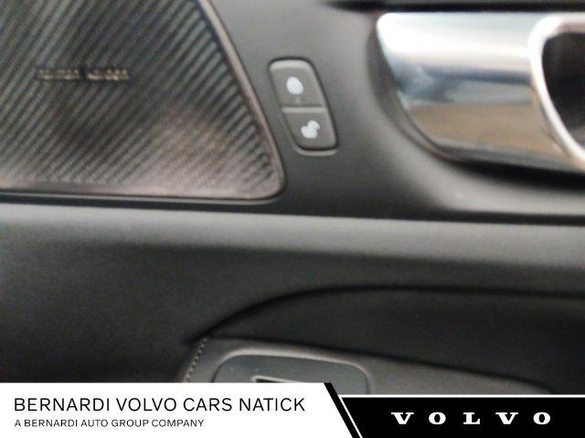 2023 Volvo S60 B5 Plus Dark Theme