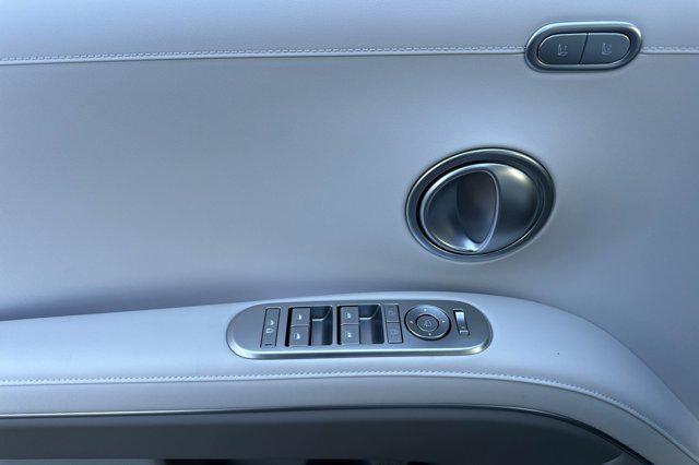 2026 Hyundai Palisade Limited - Photo 11