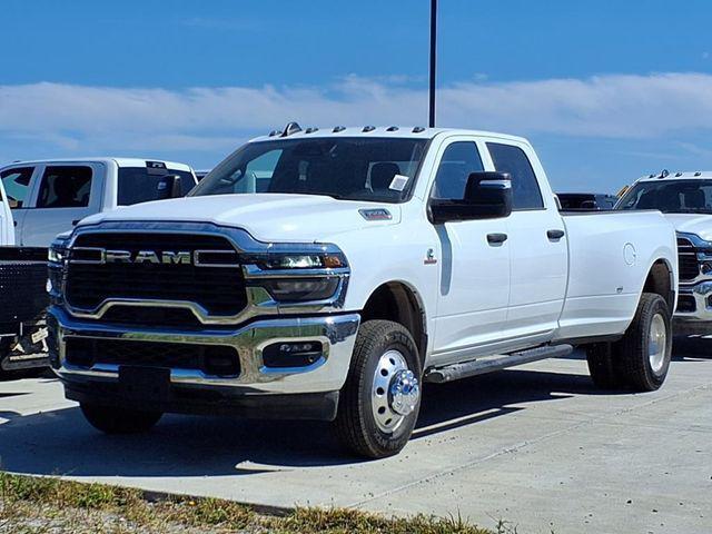 2026 RAM Ram 3500 RAM 3500 TRADESMAN CREW CAB 4X4 8 BOX