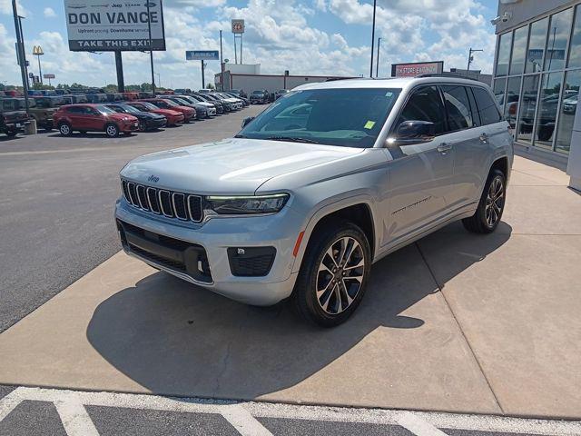 2022 Jeep Grand Cherokee Overland 4x4 2022 Jeep Grand Cherokee Overland 4x4