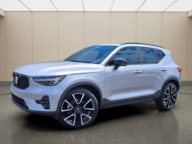 2026 Volvo XC40 B4 Plus