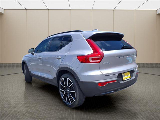 2026 Volvo XC40 B4 Plus