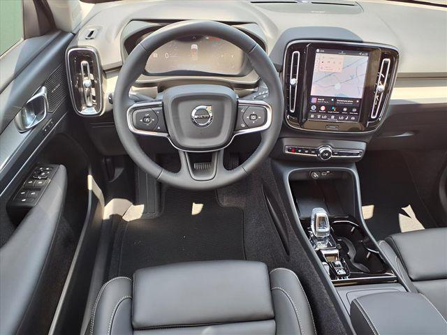2026 Volvo XC40 B4 Plus
