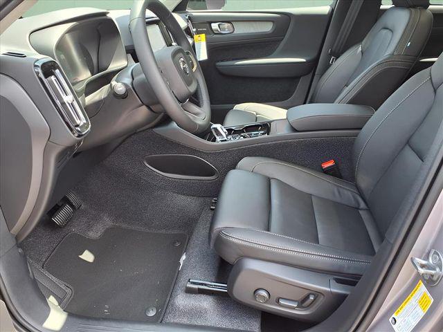 2026 Volvo XC40 B4 Plus