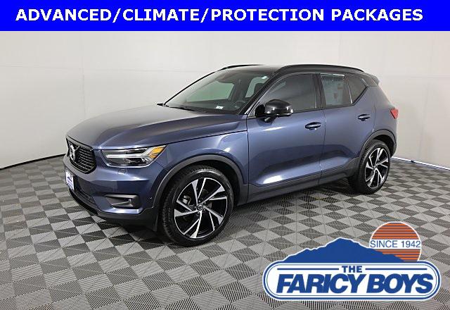 2022 Volvo XC40 T5 R-Design