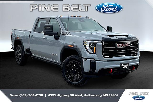 2025 GMC Sierra 2500HD 4WD Crew Cab Standard Bed AT4
