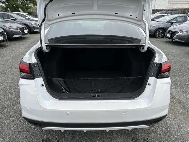 2025 Nissan Versa 1.6 SR