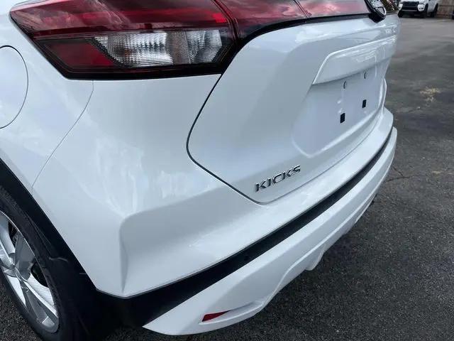 2025 Nissan Kicks S