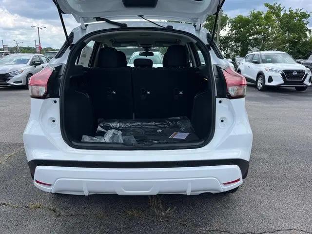 2025 Nissan Kicks S