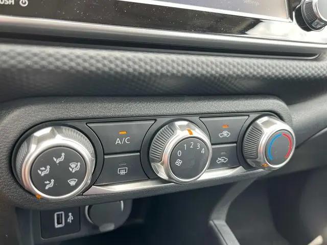 2025 Nissan Kicks S