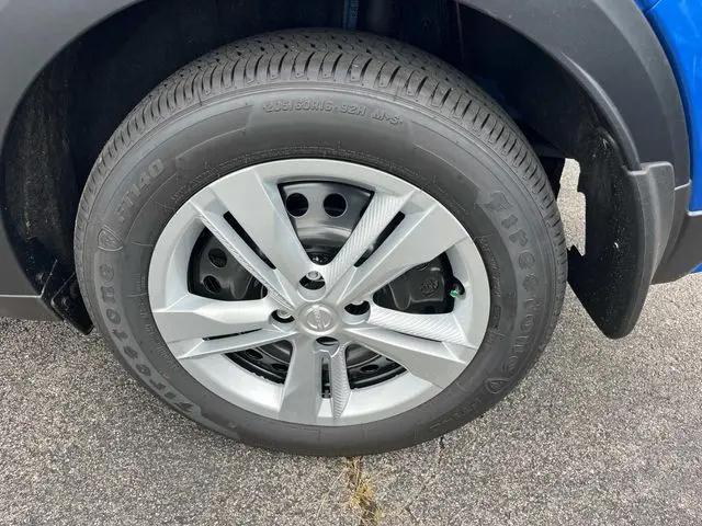 2025 Nissan Kicks S