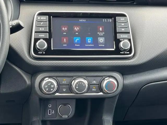 2025 Nissan Kicks S