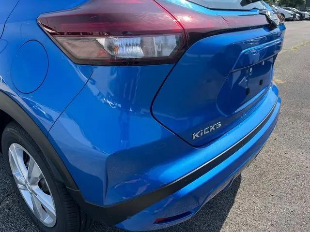 2025 Nissan Kicks S