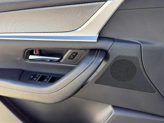 2025 Mazda X-90 Preferred Package