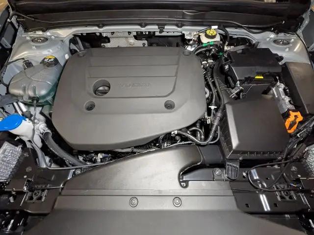2026 Volvo XC40 Plus, B5 AWD Gas (mild hybrid), Dark