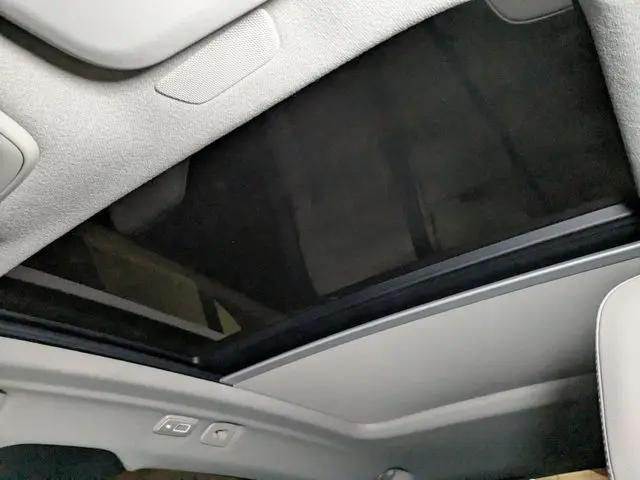 2026 Volvo XC40 Plus, B5 AWD Gas (mild hybrid), Dark