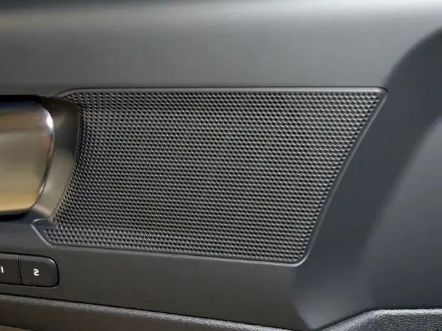 2026 Volvo XC40 Plus, B5 AWD Gas (mild hybrid), Dark