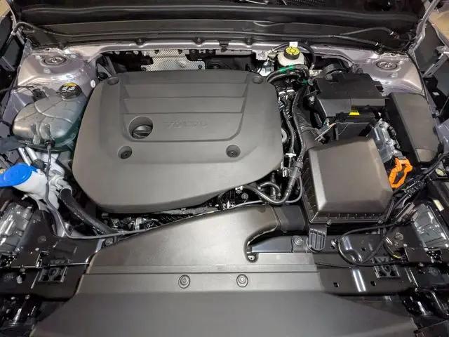 2026 Volvo XC40 Core, B5 AWD Gas (mild hybrid), Dark