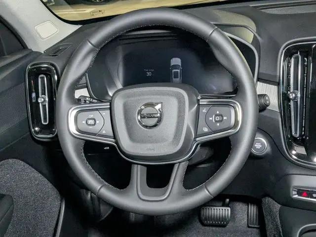 2026 Volvo XC40 Core, B5 AWD Gas (mild hybrid), Dark