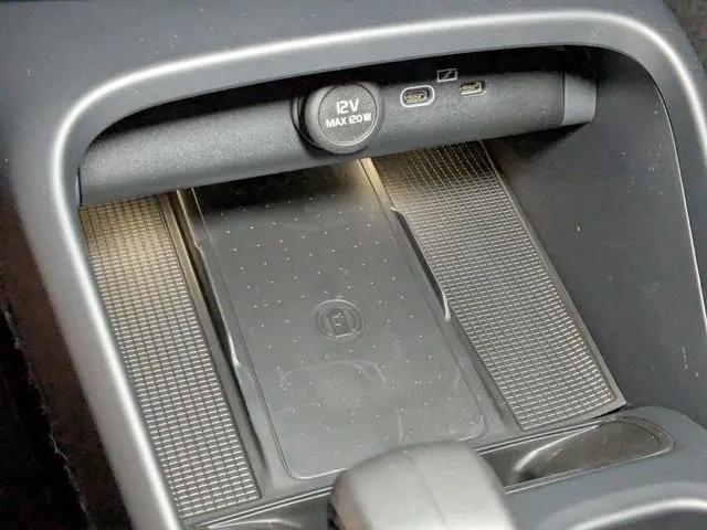 2026 Volvo XC40 Core, B5 AWD Gas (mild hybrid), Dark