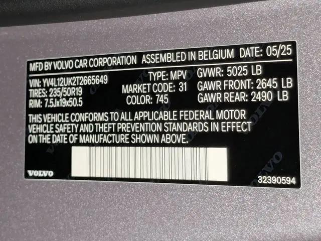 2026 Volvo XC40 Core, B5 AWD Gas (mild hybrid), Dark