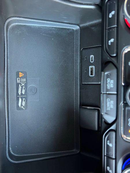 2022 Chevrolet Suburban 4WD Z71