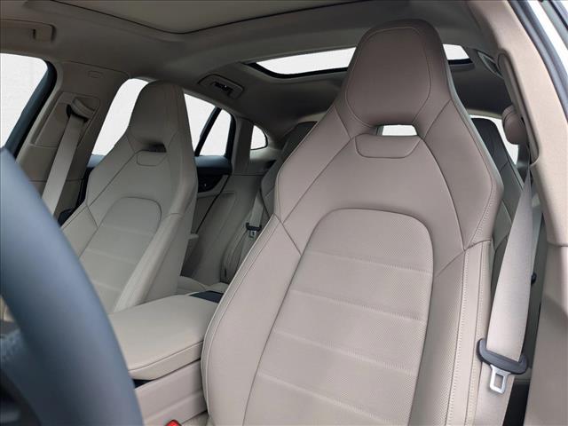 2025 Porsche Panamera 4