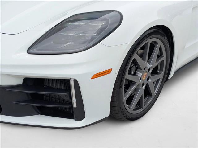 2025 Porsche Panamera 4
